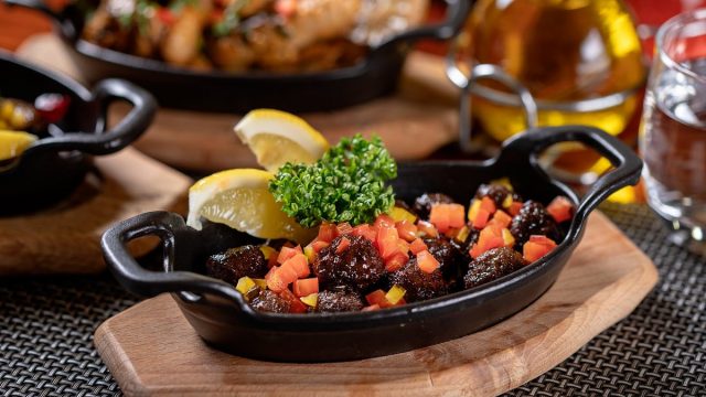 6c7bb368-dd99-4be5-ba7c-43139cf9f43c_lg